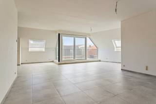 Hoekappartement op de tweede verdieping in de nieuwbouw residentie "De Rembrandt". Gebouwd met oog voor detail en comfort.Bij de afwerking van de...