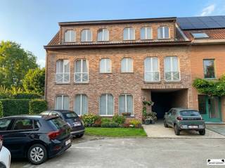 A VENDRE : 2 APPARTEMENTS SUR LE TOIT AVEC TERRASSE ENSOLEILLÉE DANS UN IMMEUBLE RÉCENT ET DE PETITE TAILLENous vous proposons deux appartementssous...