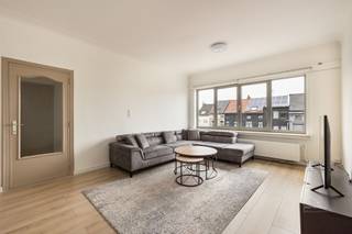 Instapklaar 2-slaapkamerappartement met dubbele balkons in hartje Lier! Op zoek naar een lichtrijk en instapklaar appartement op een toplocatie?Dan...