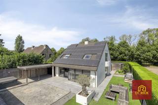 Instapklare uitstekend onderhouden villa, met duurzame materialen afgewerkt, landelijk gelegen, met aangenaam terras en tuin. Achteraan de...