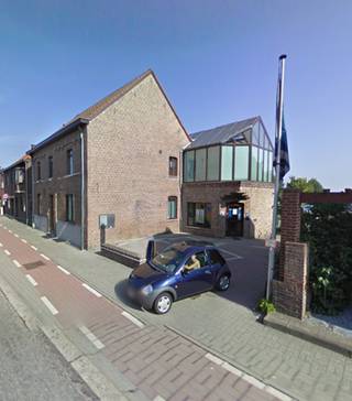 Voormalig KBC-kantoor met woonst te koop in RotemOp een centrale locatie in Rotem bevindt zich dit voormalige KBC-kantoor van 270m² met ruime...