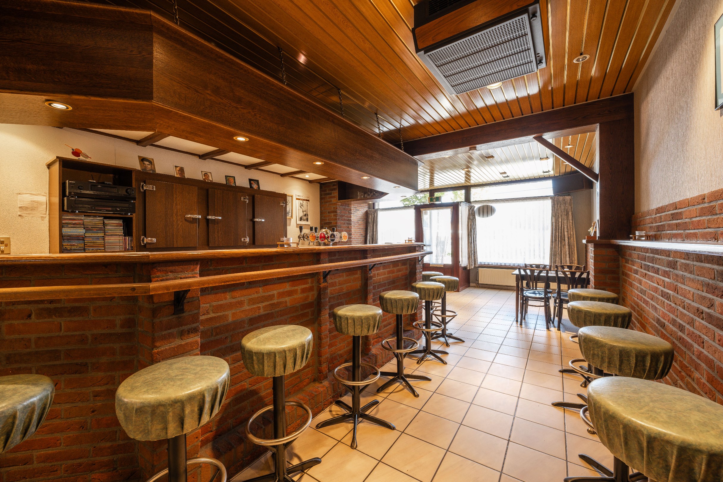 Interessante woning en achterliggende woning in het centrum van Sint-Lenaarts - foto 5