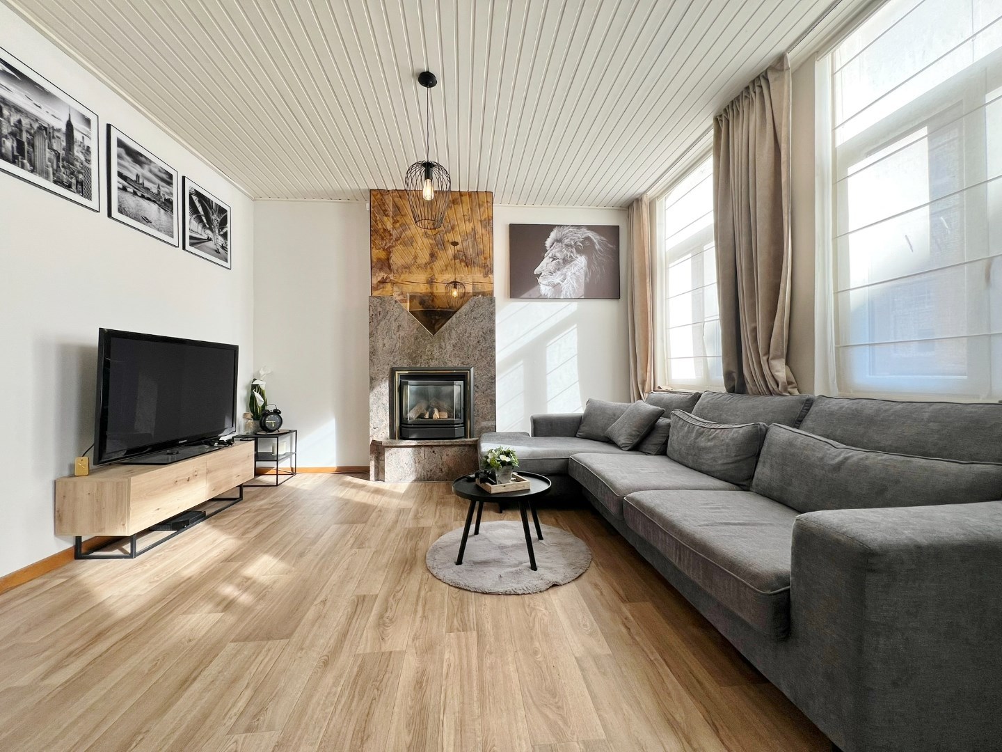 Duplex appartement met 3 slaapkamers en terras op wandelafstand van de markt. - foto 4