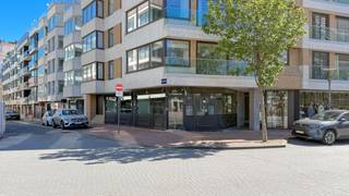 Top gelegen HOEKHANDELSPAND op de Kustlaan – vlak bij het LichttorenpleinOp een absolute topligging, pal op de Kustlaan ter hoogte van het...