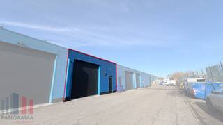 Strategisch gelegen <strong>magazijn van 290 m²</strong> te huur bij de op- en afrit 21 Herentals-Industrie van de E313, in Industriepark ‘Klein Gent’.<br /><br />De loods is voorzien van een automatische sectionale poort (4 m hoogte) en afzonderlijke toegangsdeur, lichtstraat en polybetonvloer. Het bedrijfsgebouw is geschikt voor zowel opslag als productie en biedt dus een ideale omgeving om te ondernemen. Voldoende parkeergelegenheid bij het gebouw. <strong>Onmiddellijk beschikbaar</strong>. Ook andere oppervlaktes mogelijk!<br /><br />Contacteer <strong>PANORAMA B2B </strong>voor bijkomende (technische) inlichtingen, plannen of een vrijblijvend plaatsbezoek <strong>011 220 500</strong>.