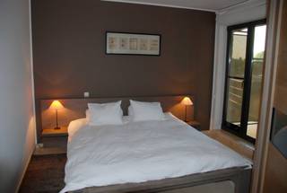 CASALINA REAL ESTATE offers for rent - this beautiful high-end furnished apartment on the 2nd floor, ideally located near public transportation...