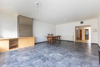 Bent u op zoek naar een praktisch gelijkvloers appartement in Deurne? Dan is dit appartement met twee slaapkamers, tuin en garage precies wat u...