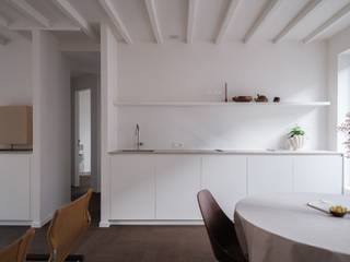 <strong>High-Quality Renovated 3-Bedroom Apartment near Ghent South</strong><br /><br />Located within a small-scale renovation project, discreetly positioned behind Keizer Karelstraat and within walking distance of Ghent South and the historic city centre, this spacious and fully renovated apartment offers modern and comfortable city living.<br />The building comprises only three residential units, ensuring privacy, simplified management, and low fixed costs.<br /><br />The complete renovation, carried out in 2025, focused on energy efficiency, aesthetics, and high-end finishes. The result is a contemporary apartment with an excellent EPC rating – label A (EPC 100).<br /><br />With 107 m² of usable floor area, the apartment provides a pleasant sense of space in the heart of the city. The bright living area, three bedrooms, and stylish kitchen and bathroom create a functional layout with attention to design and comfort.<br /><br /><strong>An ideal home for families or investors seeking an energy-efficient, move-in-ready, and low-maintenance property in a prime Ghent location.</strong><br /><em>(Costs related to measurement and master deed preparation are payable by the buyer.)</em>