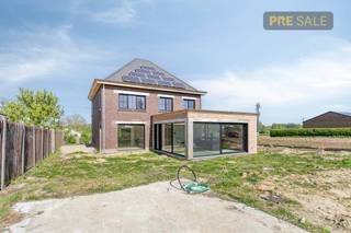 Ontdek deze prachtige villa in Oudenaarde op donderdag 21/5 tussen 17.00 en 19.00 uur, enkel op afspraak. Tegen zaterdag 23/05, uiterlijk 12u kan...