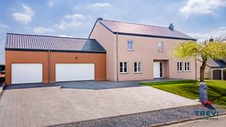 TREVI LUXEMBOURG vous propose une très belle villa (329m2 selon PEB) récente 5 chambres sur terrain exceptionnel de 50 ares à Chenois...