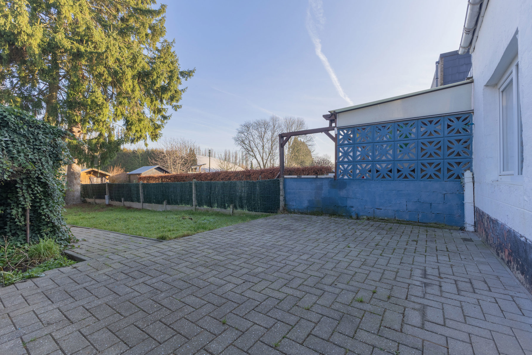 Gunstig gelegen te renoveren woning met tuin - foto 3