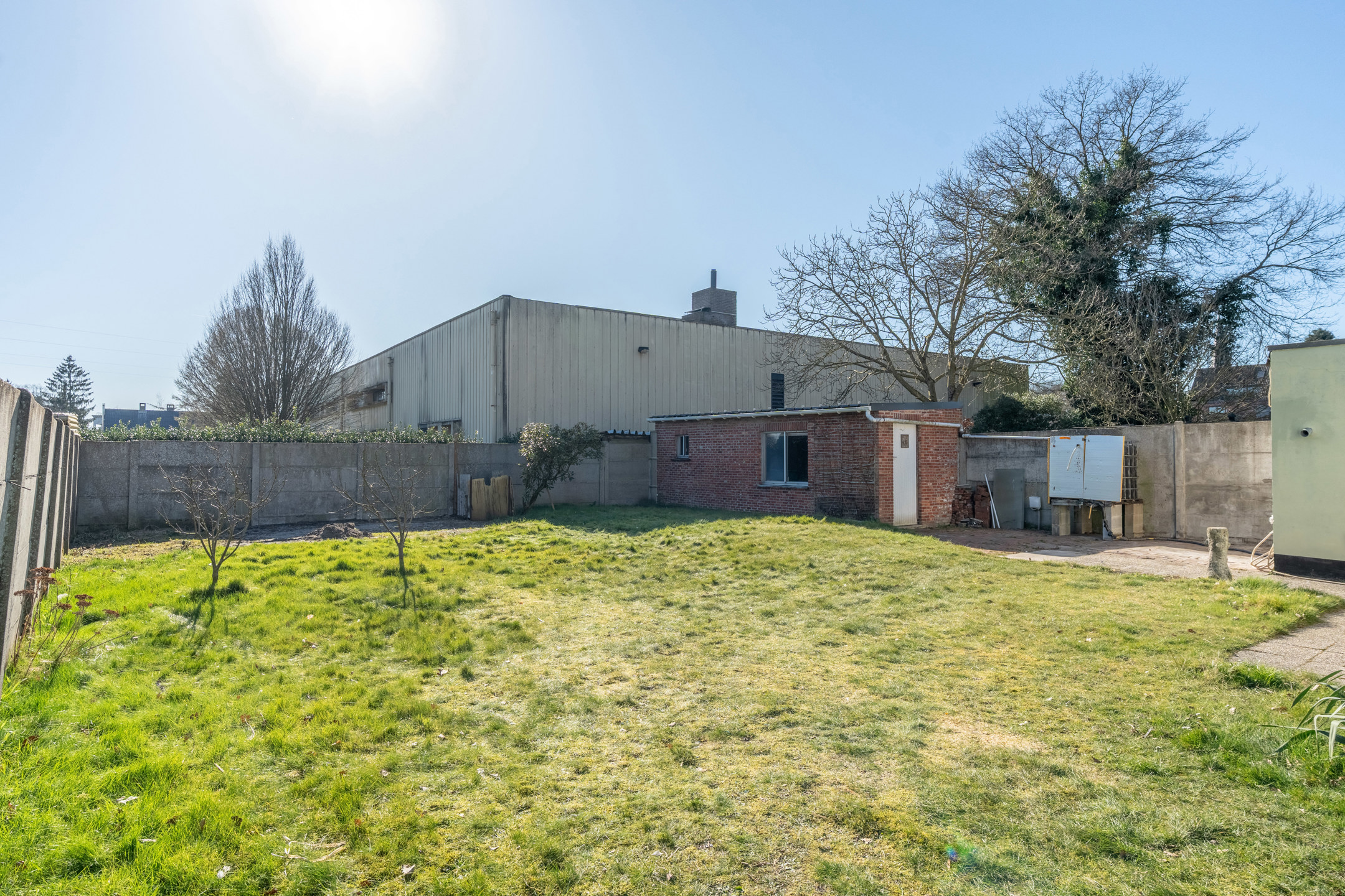 Te renoveren woning met ruime tuin op toplocatie Vosselaar. - foto 5