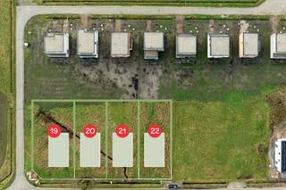 Aan Vogelsanck, een rustige en landelijk gelegen woonlocatie net buiten de dorpskern van Oostmalle biedt Danneels vier nieuwe bouwgronden te koop aan. <br /><br />Deze ruime villapercelen combineren een mooie straatbreedte met een aanzienlijke diepte, waardoor je hier volop kan genieten van een ruime, perfect zuidwest georiënteerde woning met ruime tuin. <br /><br />De percelen worden te koop aangeboden zonder bouwverplichting. Je kiest dus helemaal vrij met welke bouwpartner(s) je samenwerkt en wanneer je hier gaat bouwen.<br /><br />Hier woon je rustig in een landelijke omgeving maar zonder in te boeten aan bereikbaarheid. Je vindt alle nodige voorzieningen in de nabijheid en hebt een vlotte aansluiting naar de E19 en E34.