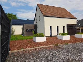 Zeer ruime recent gerenoveerde woning met 5 slaapkamers, , zeer grote living met keuken 157m2, zeer grote garage met lift (2verdiepen)alles...