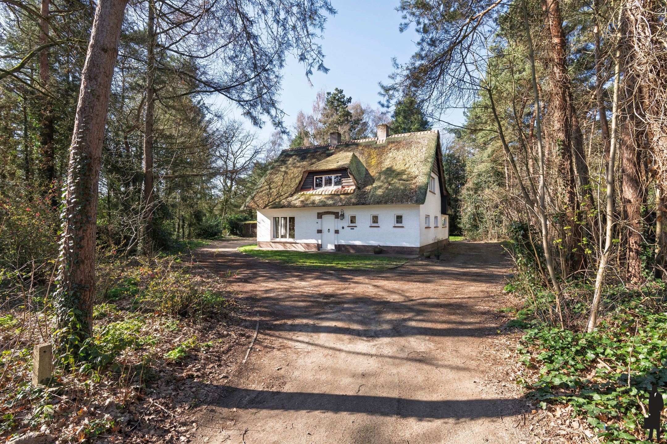 Uitzonderlijk gelegen villa in groen op grond van ca 1.730m² - foto 1