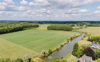 <p><span>Op zoek naar een ruim zuid </span><span>georiënteerd perceel om te bouwen van 1342 m2</span><span> in Astene? Dan is dit pand iets voor u! </span></p><p><span> </span></p><p><span>De belangrijkste troeven in een notendop:</span></p><ul><li><span>Mogelijkheid tot bouwen eengezinswoning </span></li><li><span>beschermd weids uitzicht over velden en bossen</span></li><li><span>Goede bereikbaarheid</span></li><li><span>Ruim perceel van 1342 m²</span></li><li><span>Geldige verkavelingsvergunning aanwezig</span></li><li><span>Zuid oriëntatie perceel</span></li><li><span>Alle dakvormen toegelaten</span></li></ul><p><span> </span></p><p><span> </span></p><p><span>Zo ziet het perceel er uit: </span></p><p><span>Perceel grond met geldige verkavelingsvergunning op een ruim perceel met vlotte bereikbaarheid te Astene. Dichtbij alle invalswegen doch met totale privacy en rust. </span></p><p><span> </span></p><p><span>Belangrijk:</span></p><p><span>Richtprijs € 350.000</span></p><p><span> </span></p><p><span>Neem contact op met Axel Lenaerts Makelaars De Pinte voor een bezoek: <span>hannelore@axellenaerts.be</span></span><span> of 09/245 24 24</span></p><p><span> </span></p>