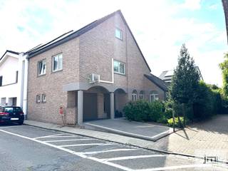 Deze prachtige, instapklare woning, is gelegen in het centrum van Borgloon. Hier woont u op wandelafstand van scholen, winkels en alle...