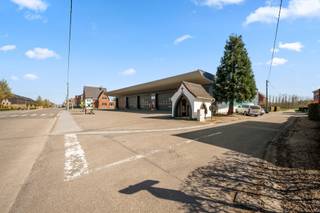 Ruime en multifunctionele opslagplaats te koop in Budingen met tal van mogelijkhedenIn Zoutleeuw (Budingen) bieden wij deze uitzonderlijk ruime en...