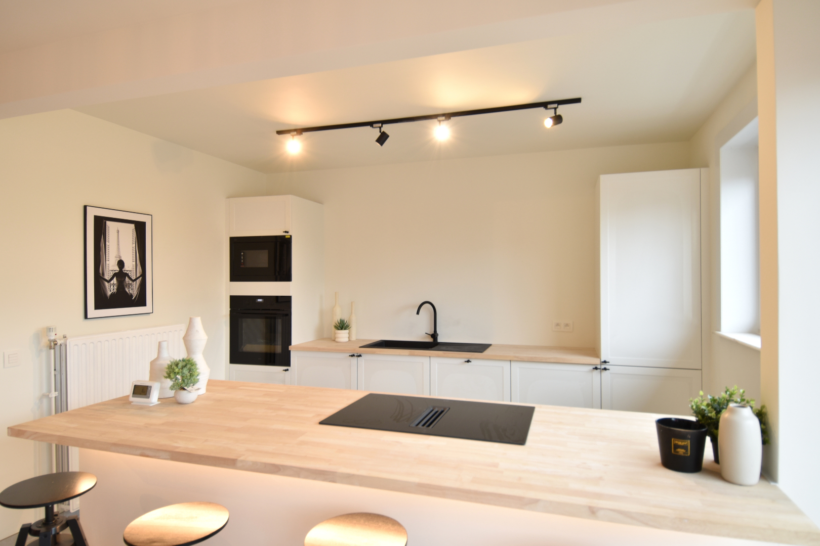 Centraal gelegen vernieuwd appartement met 2 slaapkamers te Gullegem - foto 2