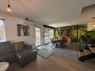 Energiezuinig woning met 3 slaapkamers, tuin en carport in het centrum van Arendonk.In het hart van Arendonk, op wandelafstand van winkels, scholen...