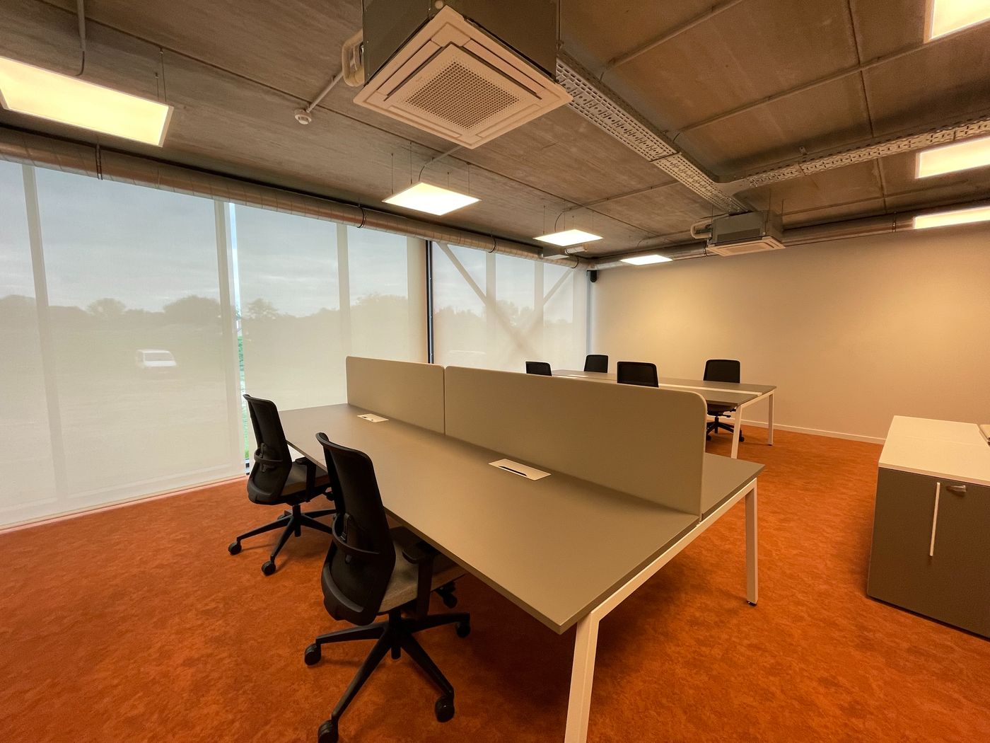 364 m² kantoorruimte nabij de E40 - foto 3