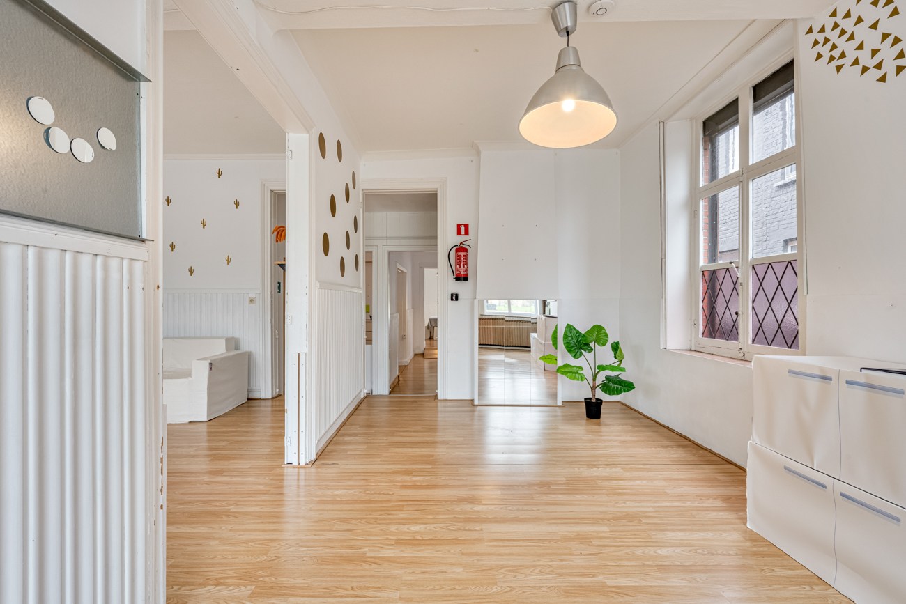 Karaktervolle Gezinswoning met Potentieel in Centrum Herzele! - foto 1