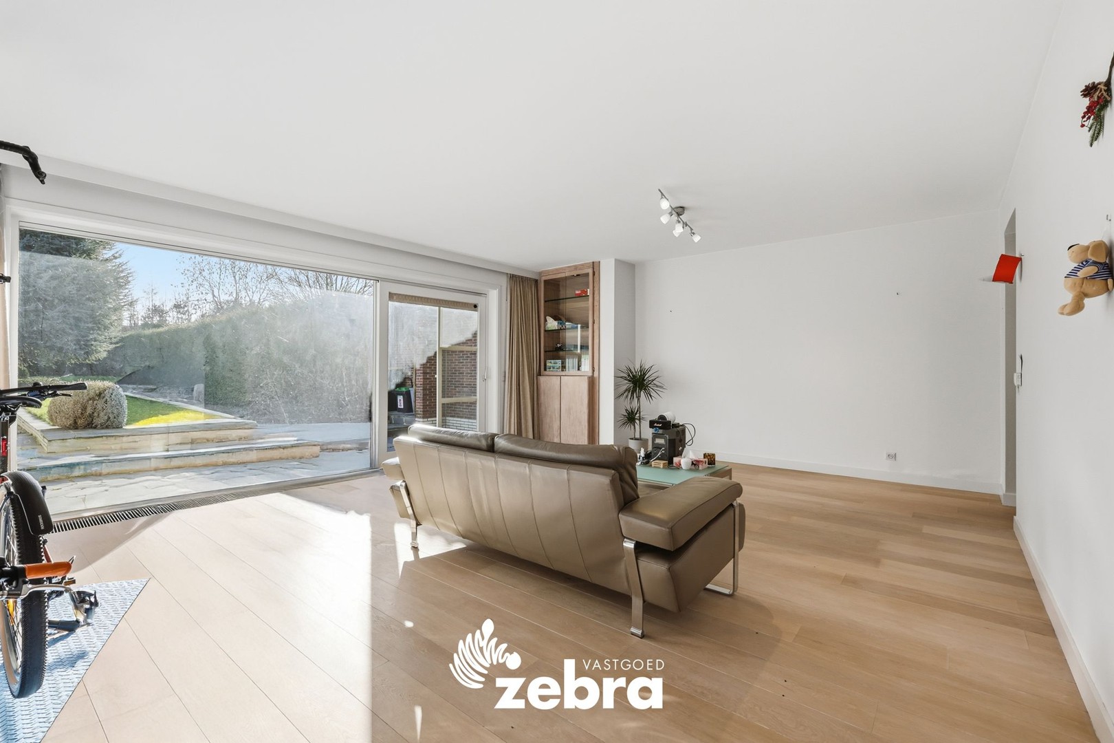 Halfopen bebouwing met praktijk- of kantoorruimte in centrum Tielt - foto 4