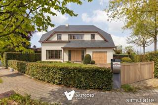 <p><span>Statige woning met renovatiemogelijkheden (196m²) met 4 slaapkamers en knusse tuin van 6a13 te Tessenderlo centrum.</span></p><p><span> </span></p><p><span>Belangrijkste troeven: </span></p><p><span>- Gelegen op wandelafstand van Tessenderlo centrum</span></p><p><span>- 4 slaapkamers</span></p><p><span>- 196m² bewoonbare oppervlakte </span></p><p><span>- Zolder kan nog omgebouwd worden tot 2 extra slaapkamers</span></p><p><span>- Gezellige tuin van 6a13 </span></p><p><span>- Droge kelder + kruipkelder (makkelijk om leidingen te leggen)</span></p><p><span>- Inpandige garage</span></p><p><span> </span></p><p><span>Bekijk zeker ook de grondplannen met de afmetingen. Zo krijgt u van thuis uit al een perfect beeld van wat deze woning te bieden heeft!</span></p><p><span> </span></p><p><span>Wenst u meer info of een vrijblijvende bezichtiging, contacteer dan ons kantoor op het nummer 011 85 15 15 en wij helpen u graag verder.</span></p>