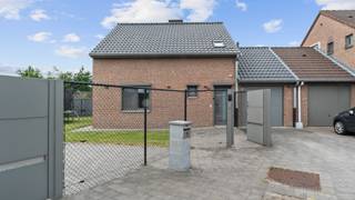 Welkom op de Cederstraat 46 in Houthalen Helchteren.Deze instapklare en moderne woning is gelegen in een doodlopende straat en in een bijzonder...