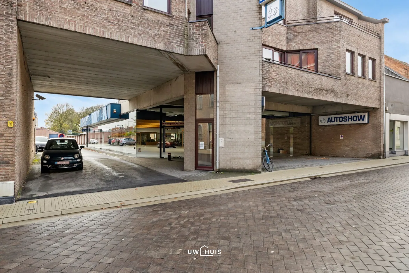 Toonzaal met veel mogelijkheden te koop in het hartje van Temse - foto 2