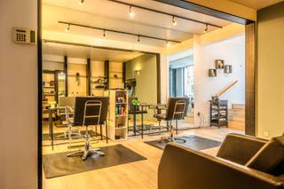 Commerciële topligging in Burcht – dé kans voor uw eigen zaak!Bent u op zoek naar een zichtbare locatie waar uw zaak écht kan groeien?Deze ruime...