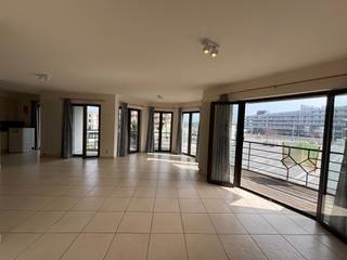 Dit prachtig en ruim appartement is gelegen op de eerste verdieping, bevindt zich in het hartje van Blankenberge en biedt antwoord op de vragen...