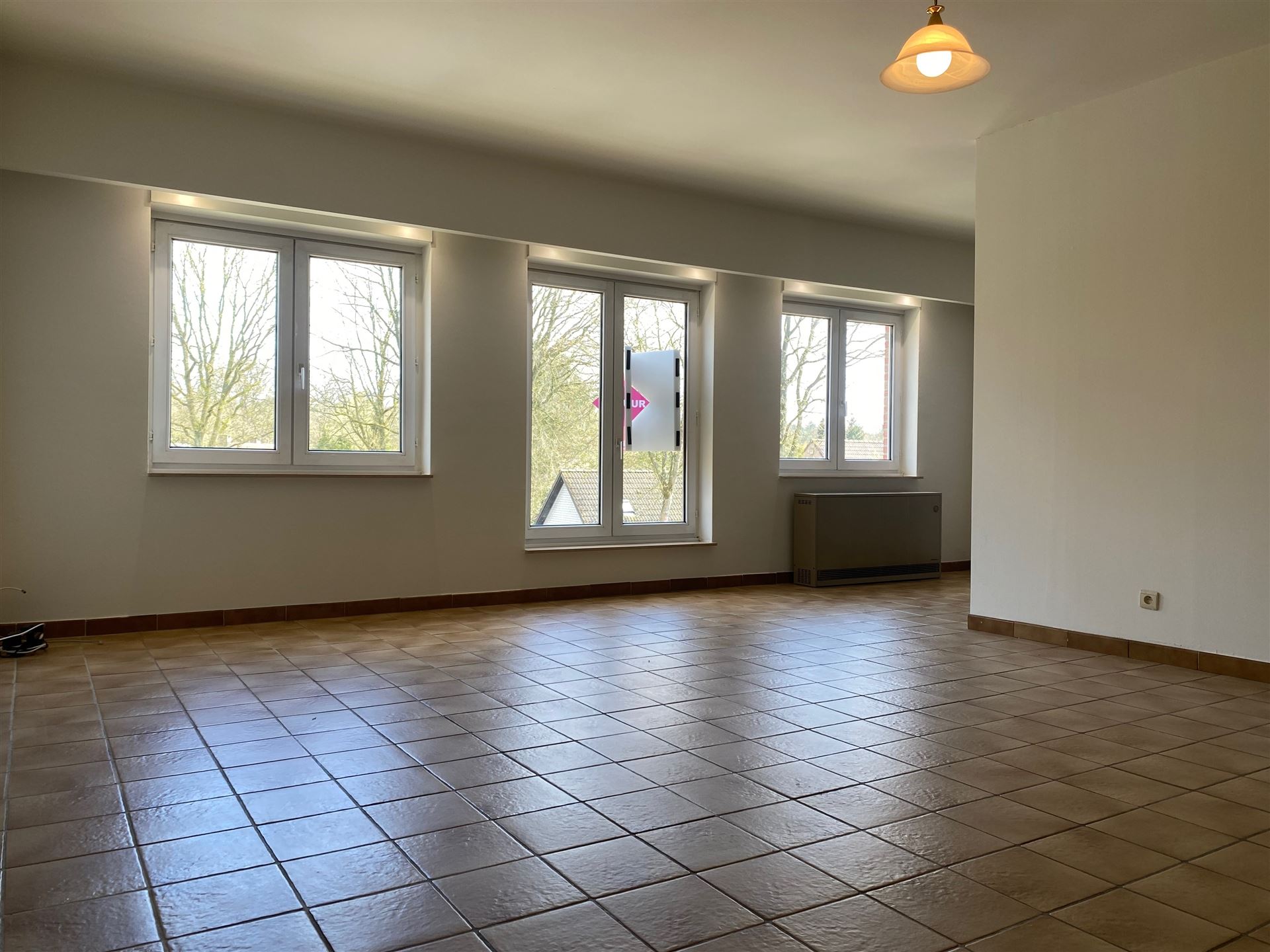 Appartement met 2 slaapkamers en garage. - foto 4