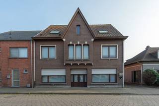 Te huur: commercieel pand met ruime duplex op een uitstekende locatie aan de Sint-Annastraat 114, ideaal om wonen en werken te combineren...