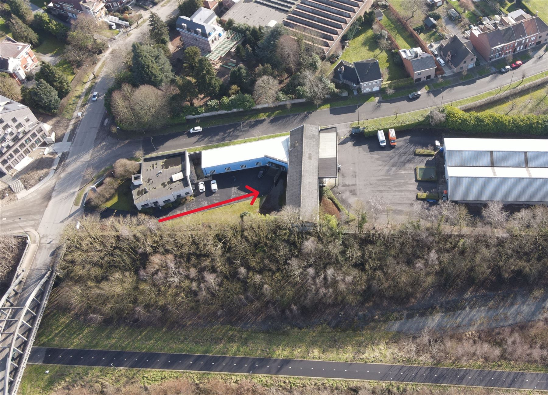 Des bureaux rénovés et équipés d'environ 350m² offrant confort et modernité  - photo 5