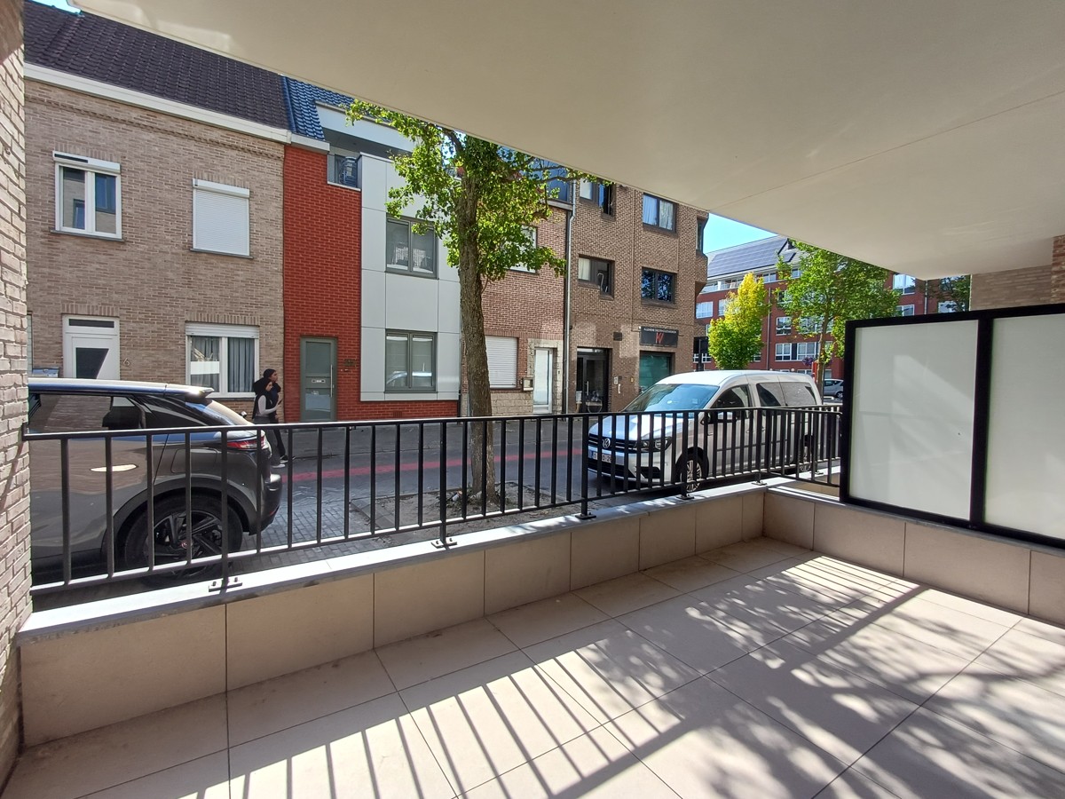 Nagelnieuw 2-slaapkamerappartement met terras - foto 2