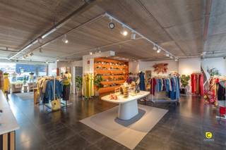 CENTRALLY LOCATED COMMERCIAL OR PRACTICE SPACE WITH FOUR UNDERGROUND CAR PARKING SPACES       Text property next door Are you looking for a...