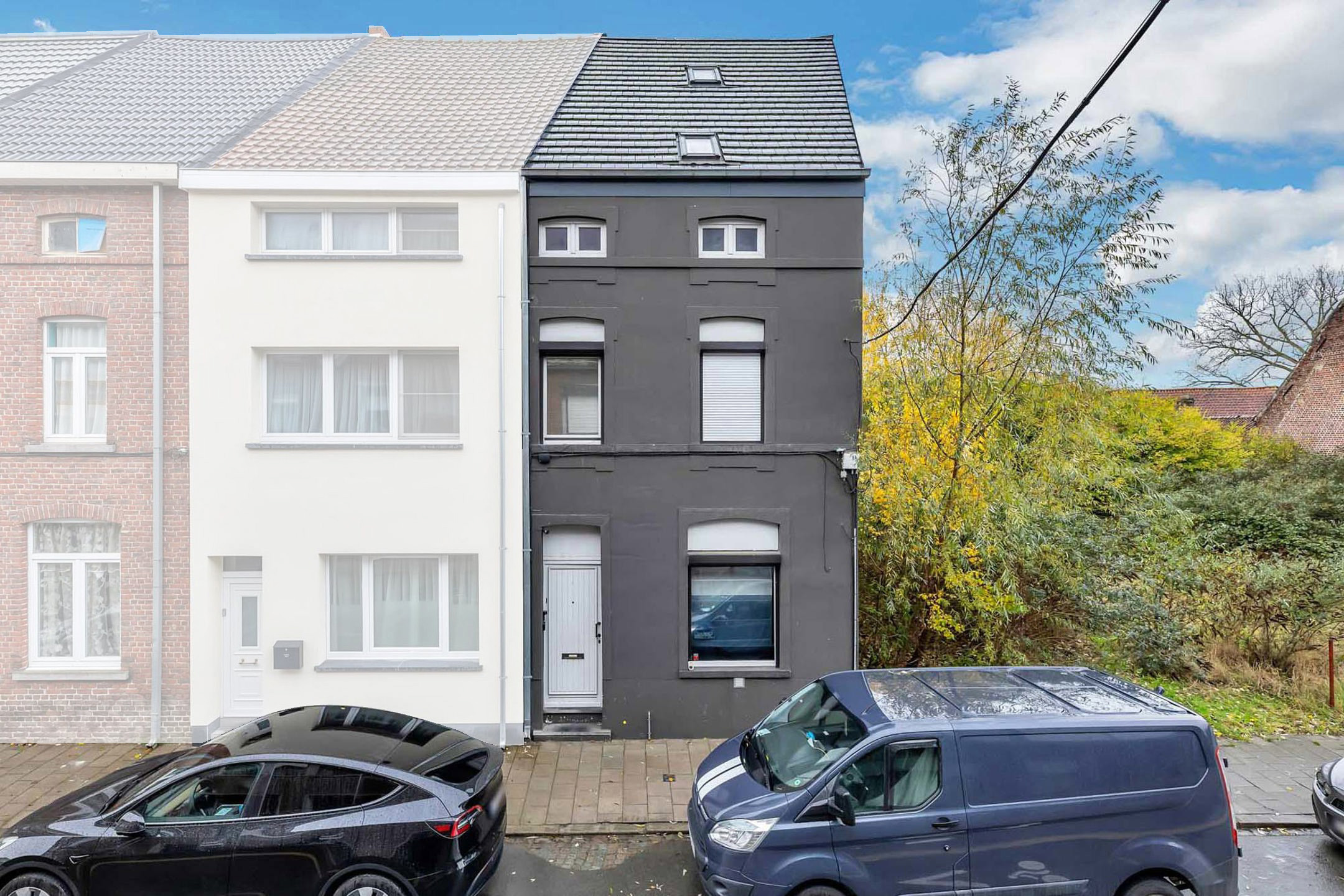 Gesloten bebouwing met 4 slaapkamers en tuin - foto 1