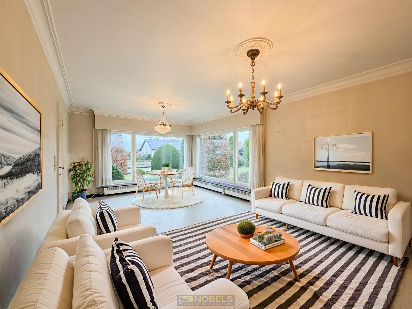 Te koop, Te moderniseren bungalow met grote visibiliteit op centrale ligging te Zingem! - foto 2