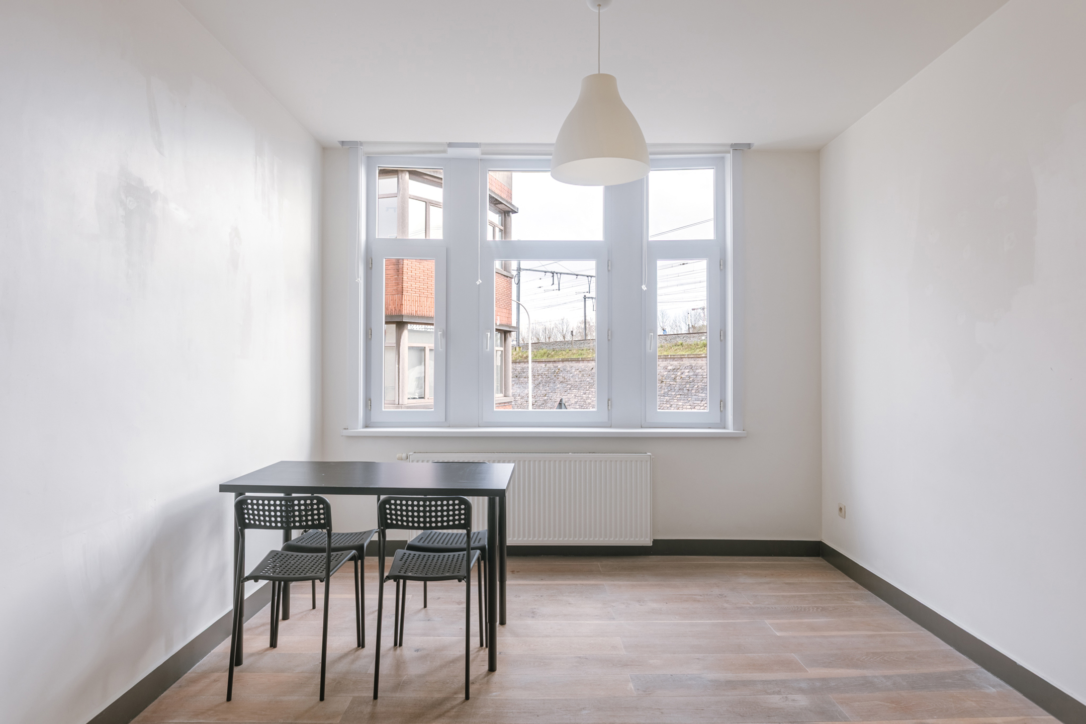 Instapklaar 1-slaapkamerappartement in charmant gebouw - foto 2