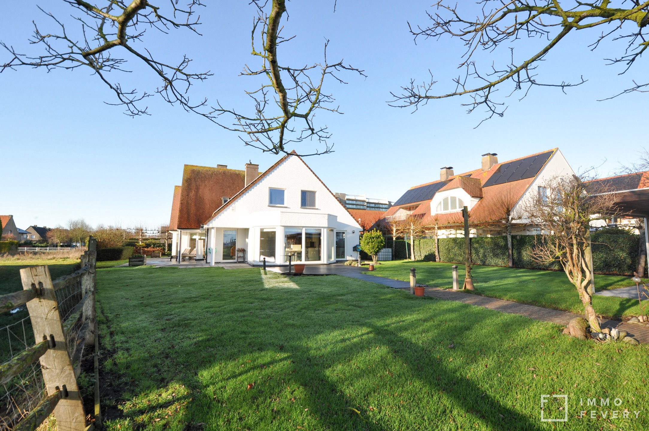 Moderne villa met open zicht op de velden te Knokke-Heist. - foto 1