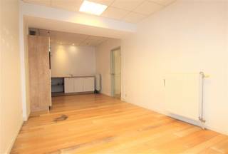 Te Koop: Luxe Duplex Appartement in het Hart van KortrijkOntdek dit prachtige duplex appartement, gelegen in het bruisende centrum van Kortrijk! Dit...
