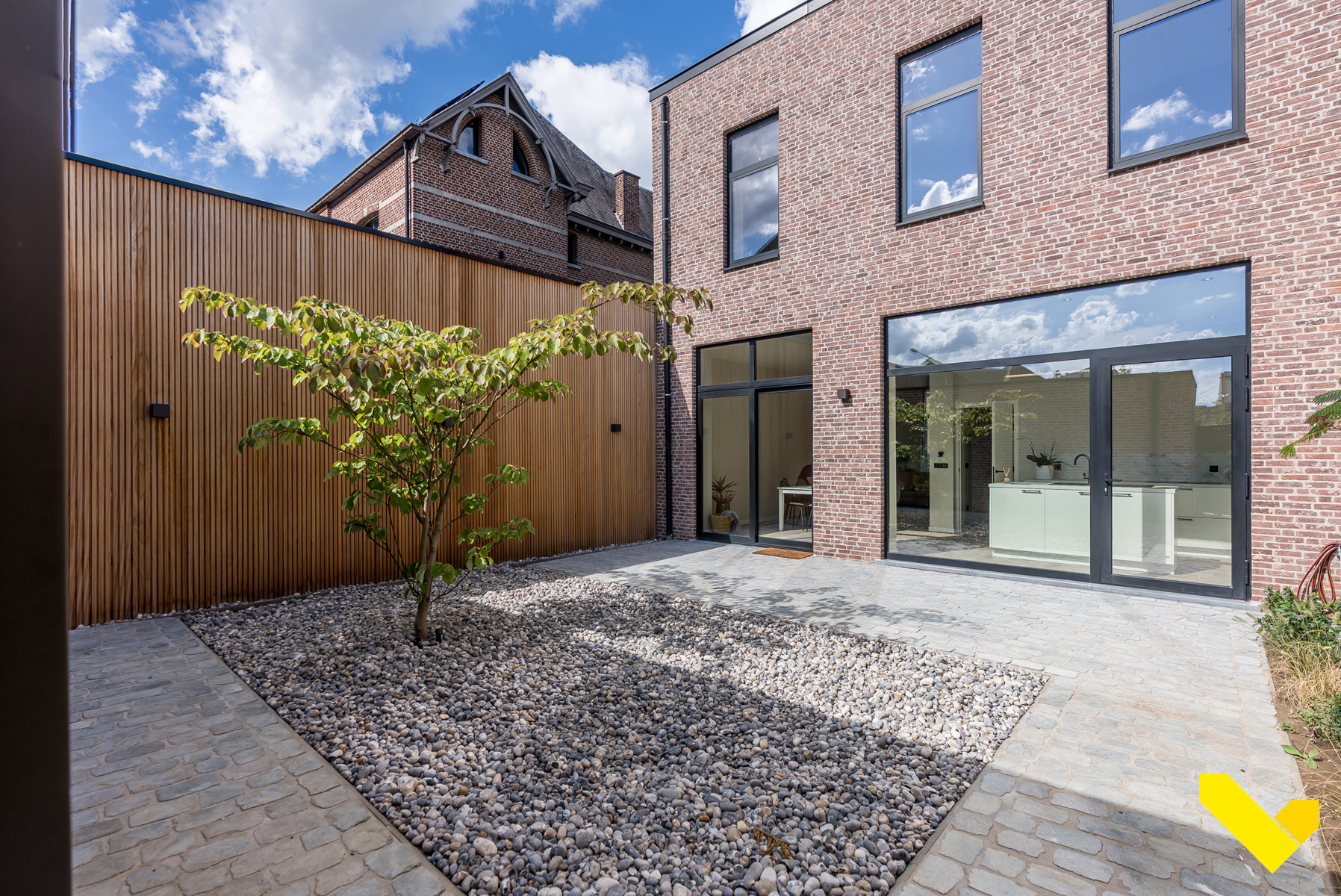 Luxueus gerenoveerde gezinswoning in hartje Geel.  - foto 5