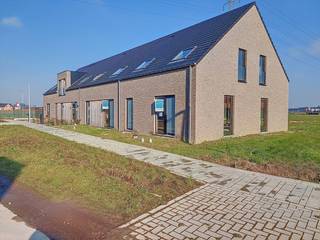 Deze woning wordt gebouwd in het vernieuwend woonproject ‘Roobaertpark’, een rustige buurt die vernieuwend groen, open en verkeersarm is ingericht...
