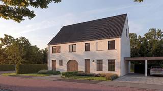 In een rustig nieuw woonproject in Ertvelde, waar de eerste fase werd gekenmerkt door moderne architectuur, gaat nu een tweede fase met rustieke woningen van start. Hier vind je deze charmante halfopen nieuwbouwwoning met carport, gelegen op een westelijk gericht perceel dat volop geniet van licht en rust.<br />De woning combineert een warme, landelijke uitstraling met hedendaags wooncomfort. Ze beschikt over drie volwaardige slaapkamers, met een vaste trap naar zolder: ideaal als bureau, 4de slaapkamer,... Dankzij het BEN‑label woon je hier bijzonder energiezuinig, met onder meer een warmtepomp, vloerverwarming, ventilatie met warmterecuperatie, zonnepanelen,...<br />Een ideale thuis voor wie rustig en duurzaam wil wonen, zonder in te boeten aan comfort of bereikbaarheid.<br />Meer info? Contacteer <strong>Ewout 0497 588 888 of contact@huysmanbouw.be</strong> en ontdek dit unieke woonproject.  