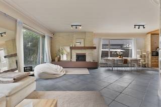 Op zoek naar een stijlvolle woning die comfort en ligging perfect combineert? Deze vrijstaande villa bevindt zich in een rustige,...