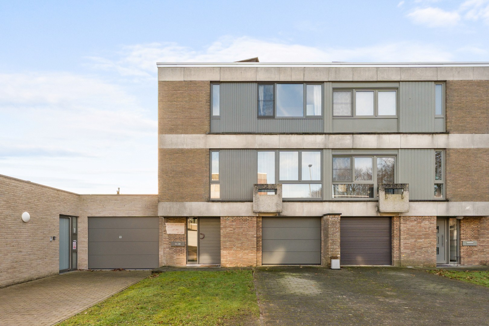 Perfect onderhouden bel-etagewoning in gezellige buurt te Sint-Michiels - foto 1