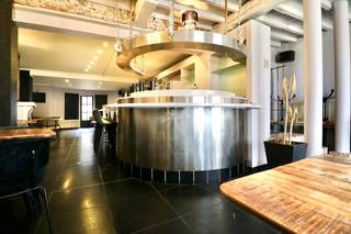 Droom jij van je eigen horecazaak? Dit is jouw kans! In het hart van de bruisende winkelstraat van Eeklo wacht deze prachtige brasserie op...