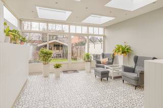 Deze charmante woning is gelegen op de gunstige locatie te Antwerpsesteenweg 7 in Mechelen en combineert ruimte, licht en comfort op een...