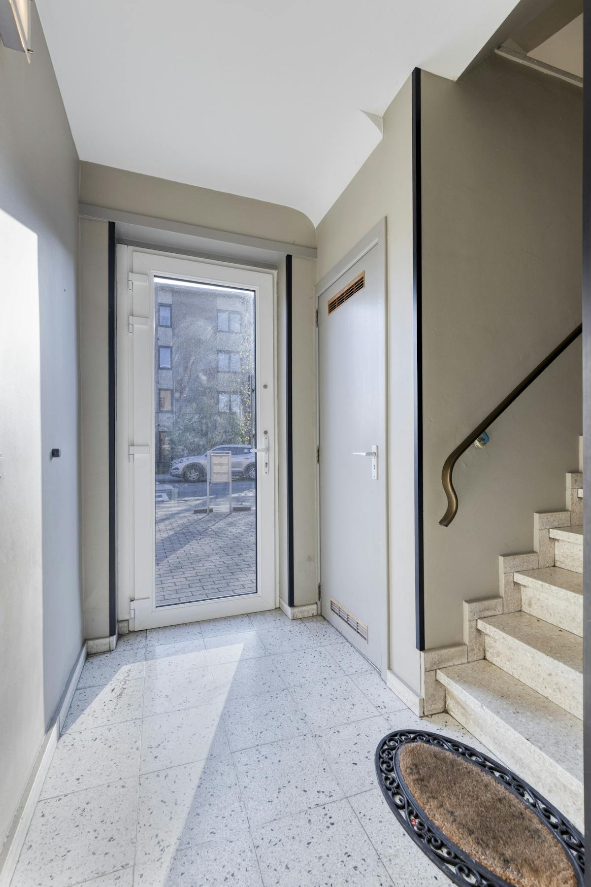 Opbrengsteigendom in de gegeerde "Vogeltjeswijk" te Merksem - foto 2